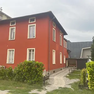 Frühstückspension Red House 