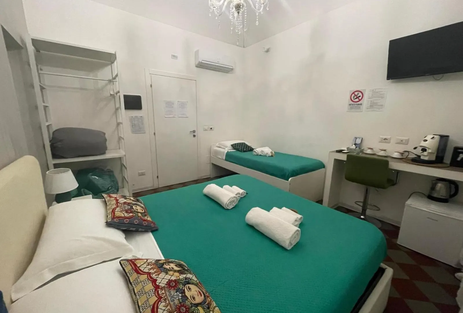Sleep Inn Catania Rooms - Affittacamere 2*,  Italia